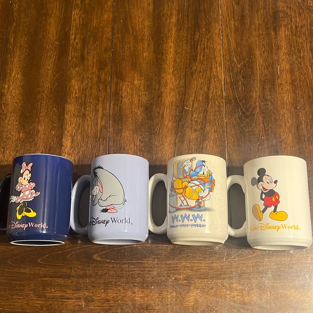 Walt Disney World Vintage Collectible Coffee Mugs. Lot Of 4